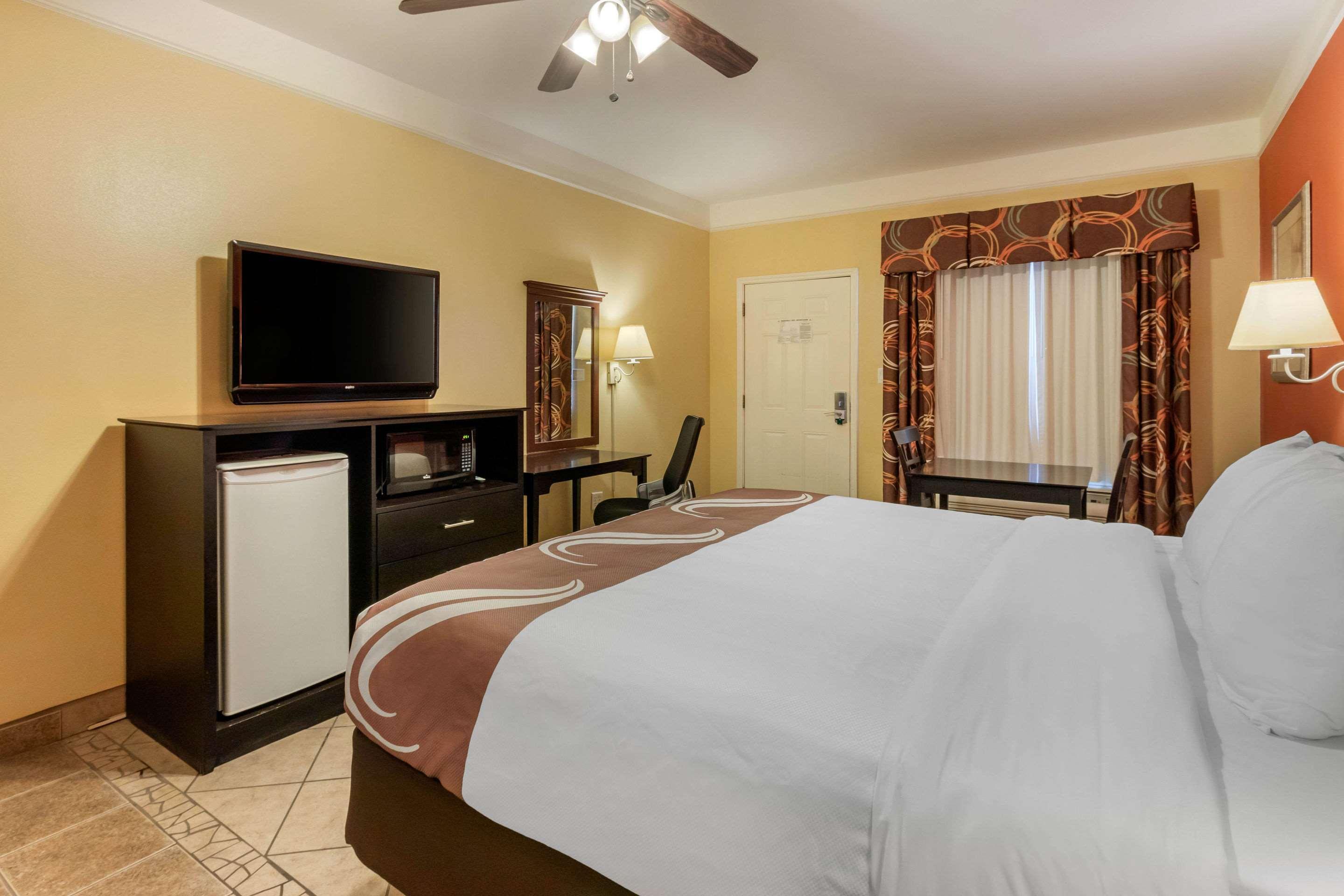 Quality Inn & Suites At The Outlets Mercedes-Weslaco Exterior foto
