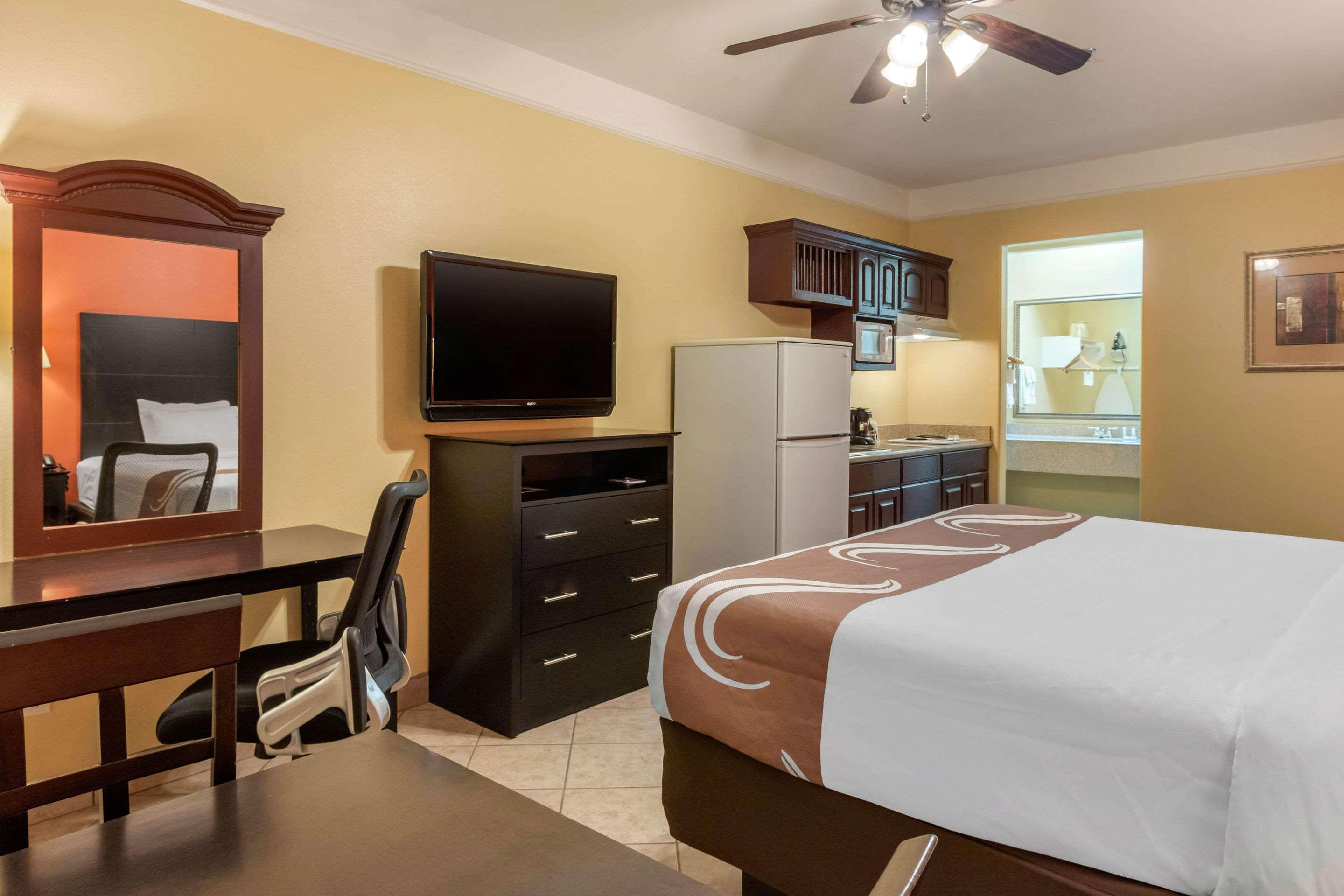 Quality Inn & Suites At The Outlets Mercedes-Weslaco Exterior foto