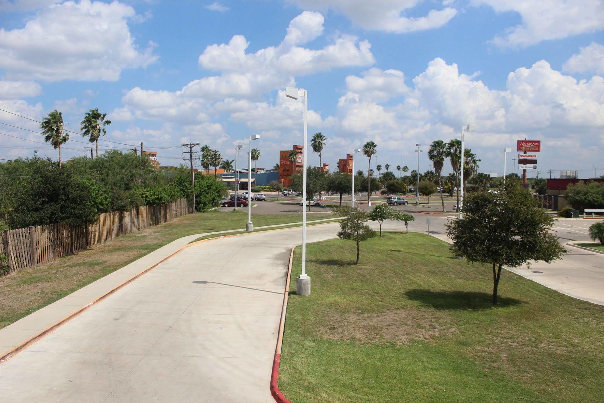 Quality Inn & Suites At The Outlets Mercedes-Weslaco Exterior foto