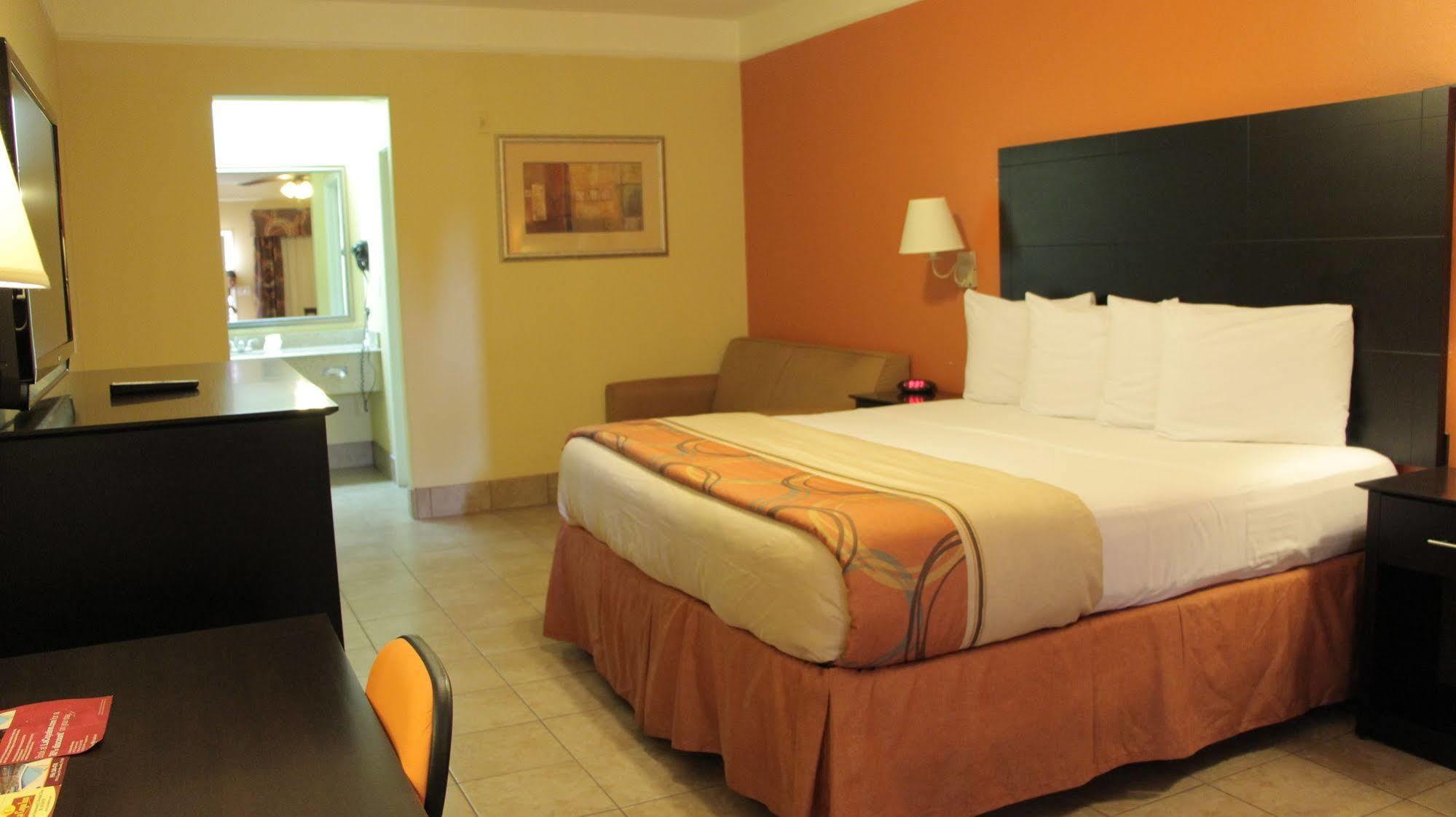 Quality Inn & Suites At The Outlets Mercedes-Weslaco Exterior foto