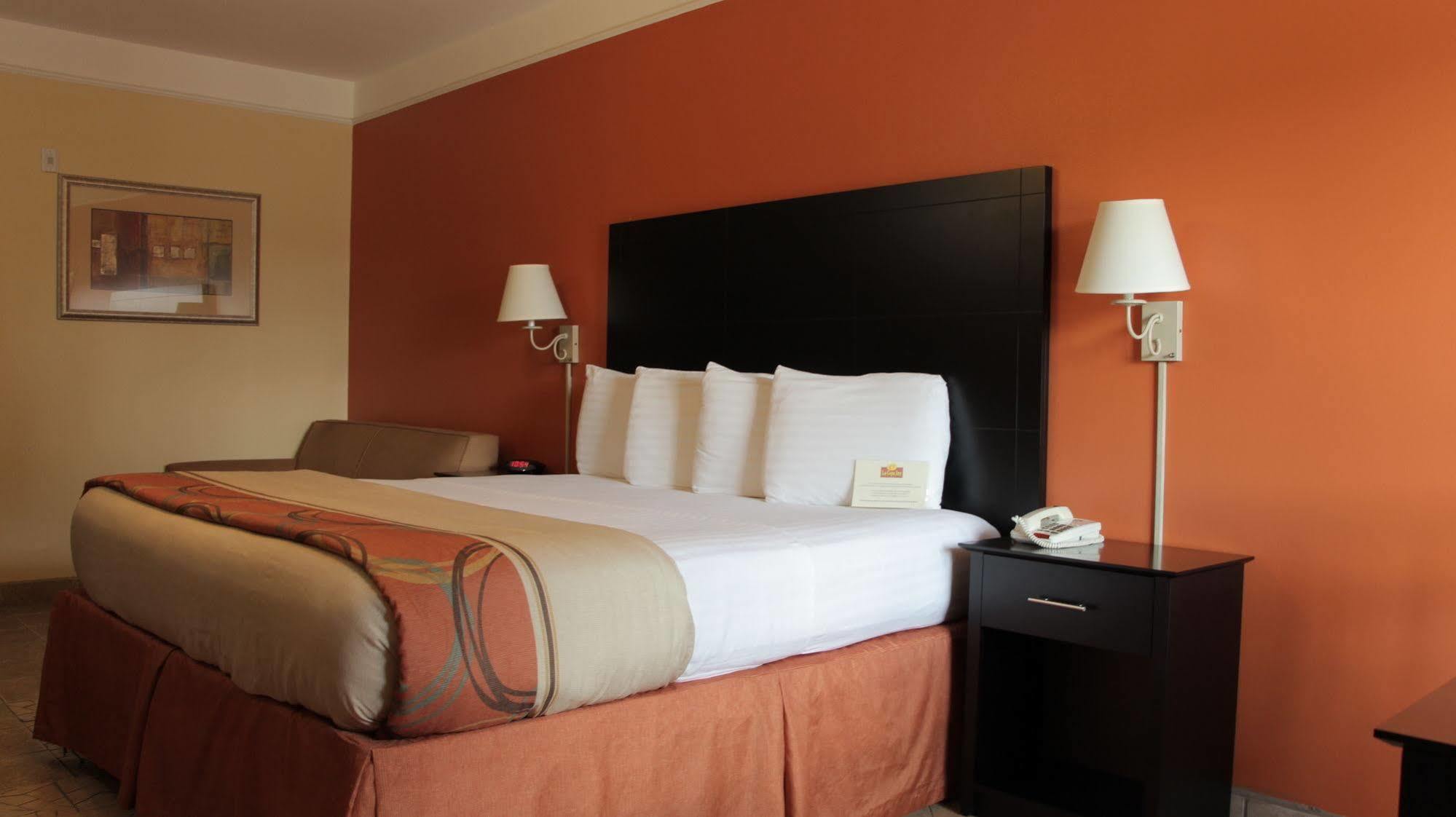 Quality Inn & Suites At The Outlets Mercedes-Weslaco Exterior foto