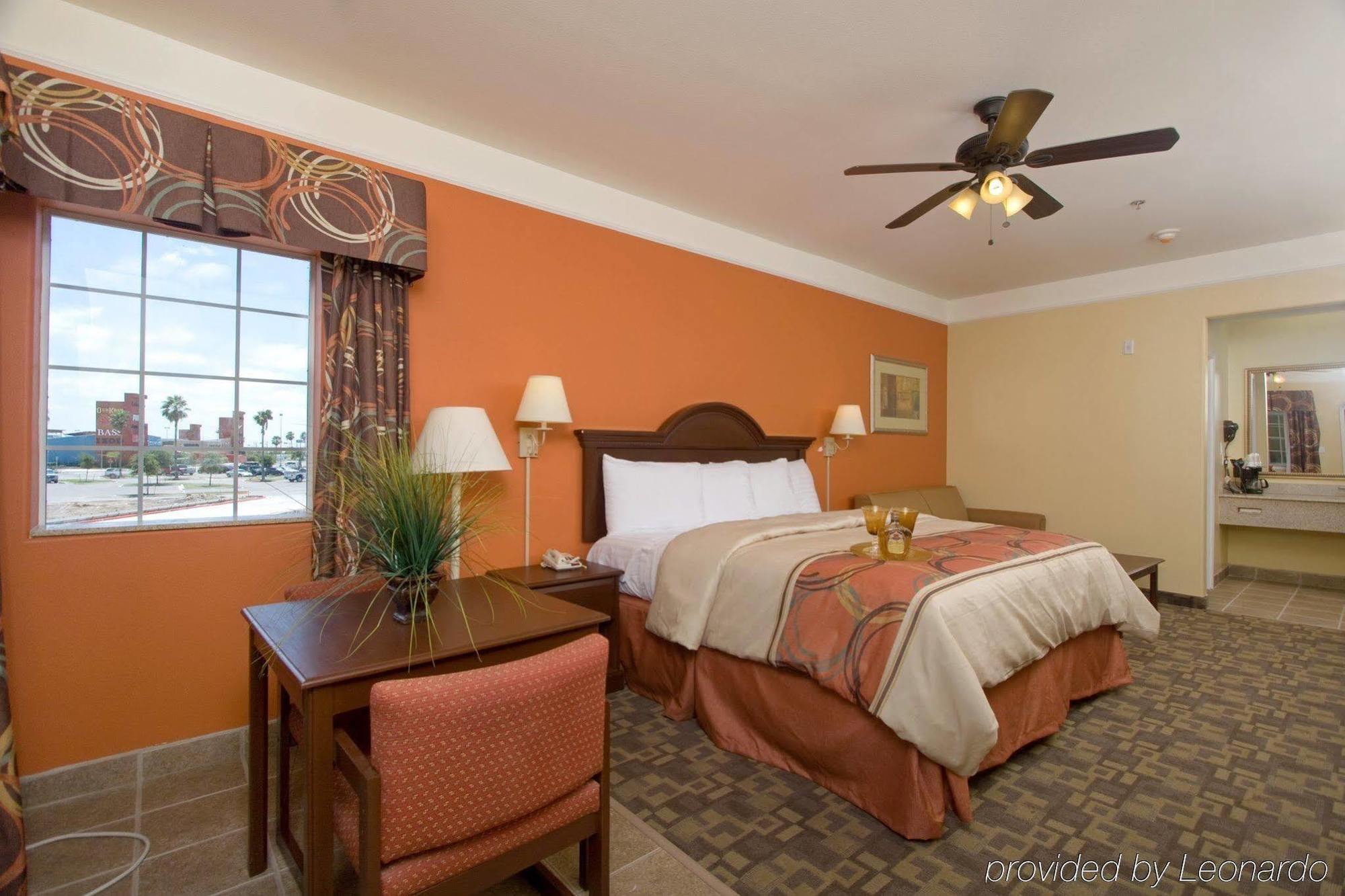 Quality Inn & Suites At The Outlets Mercedes-Weslaco Exterior foto